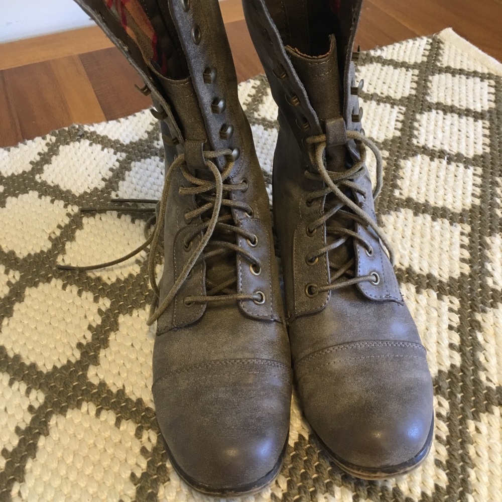 GALLERIA Madden Girl boots